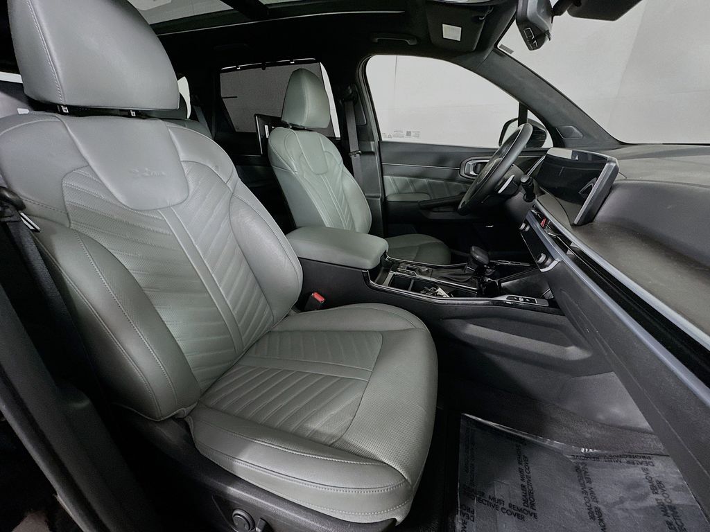 Thumbnail: 2025 Kia Sorento - 12