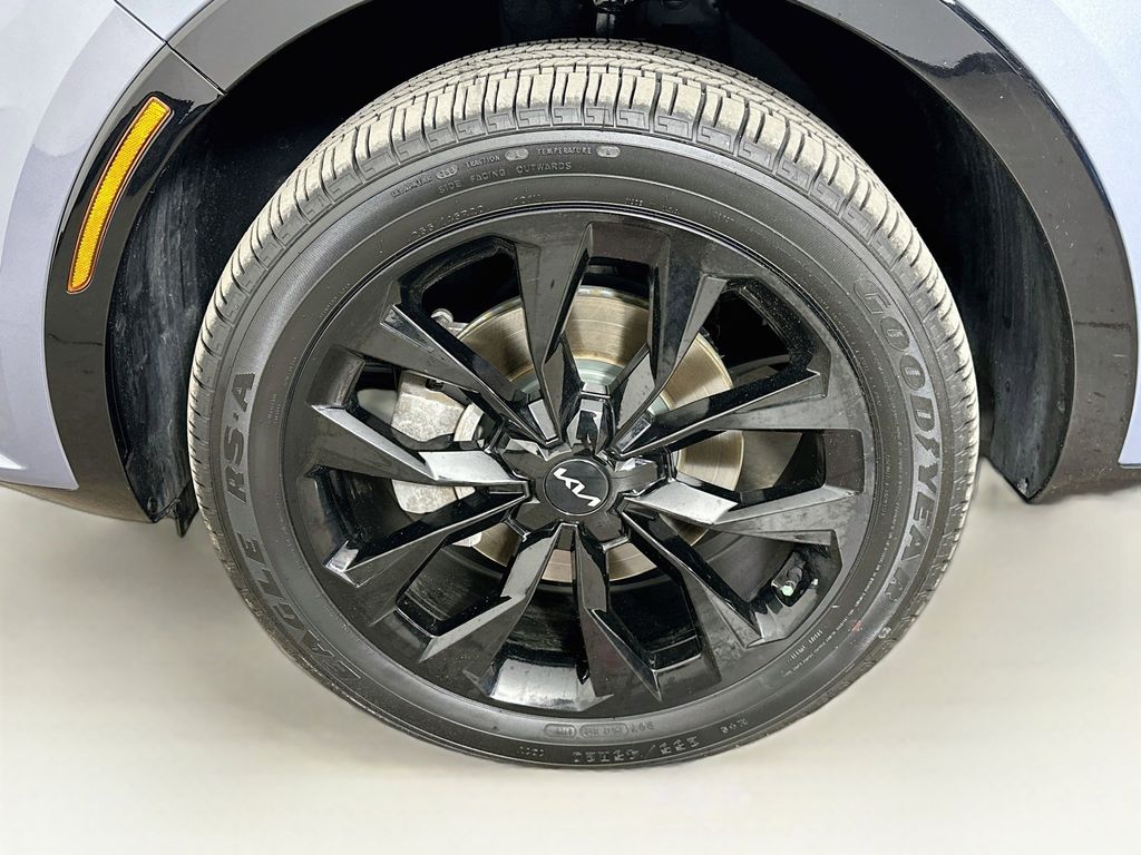 Thumbnail: 2023 Kia Sorento - 8