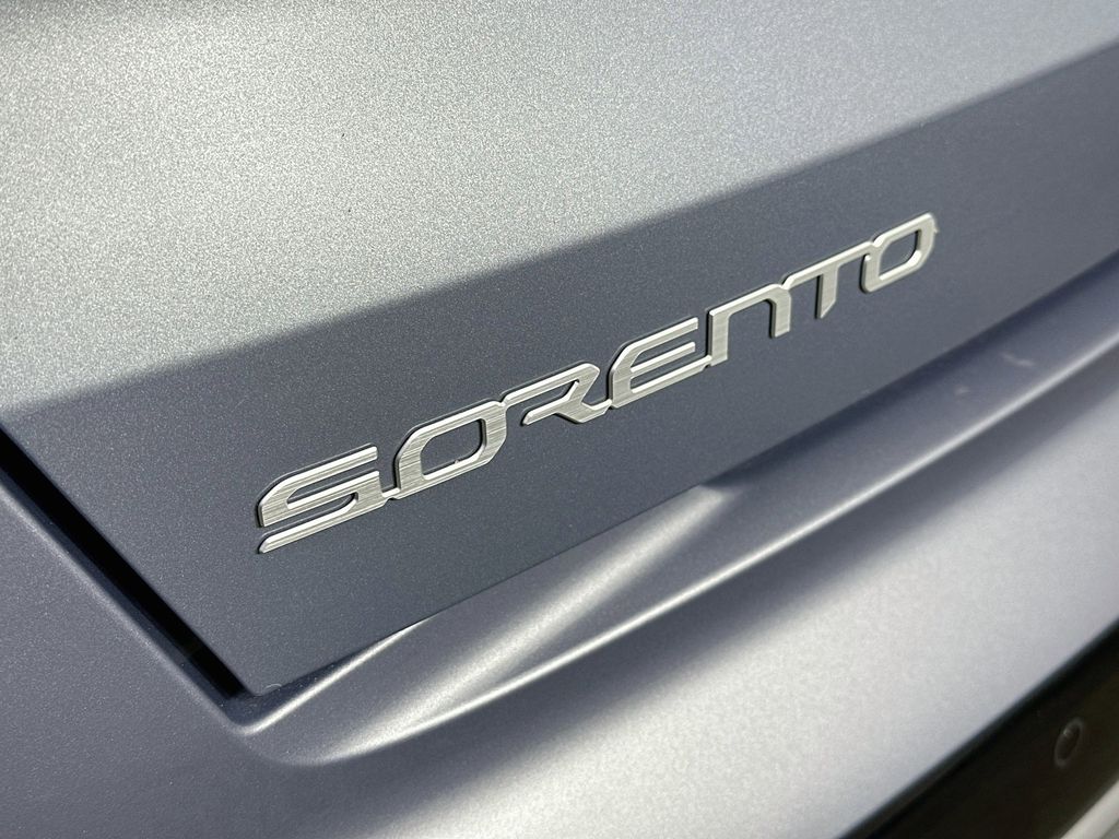 Thumbnail: 2023 Kia Sorento - 7
