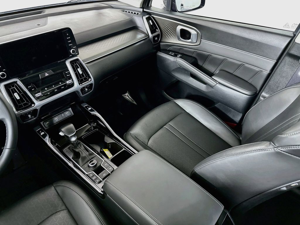 Thumbnail: 2023 Kia Sorento - 14