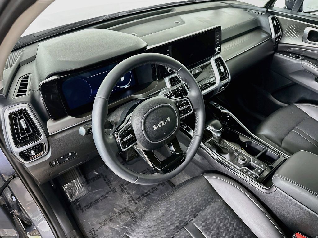 Thumbnail: 2023 Kia Sorento - 2