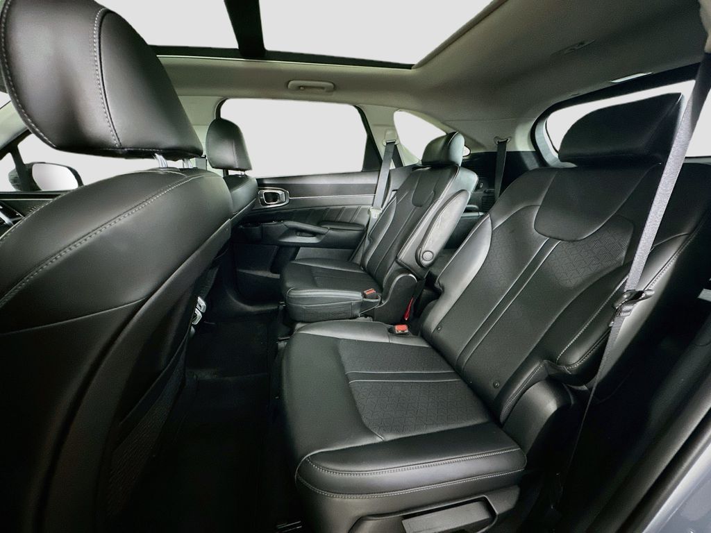 Thumbnail: 2023 Kia Sorento - 13