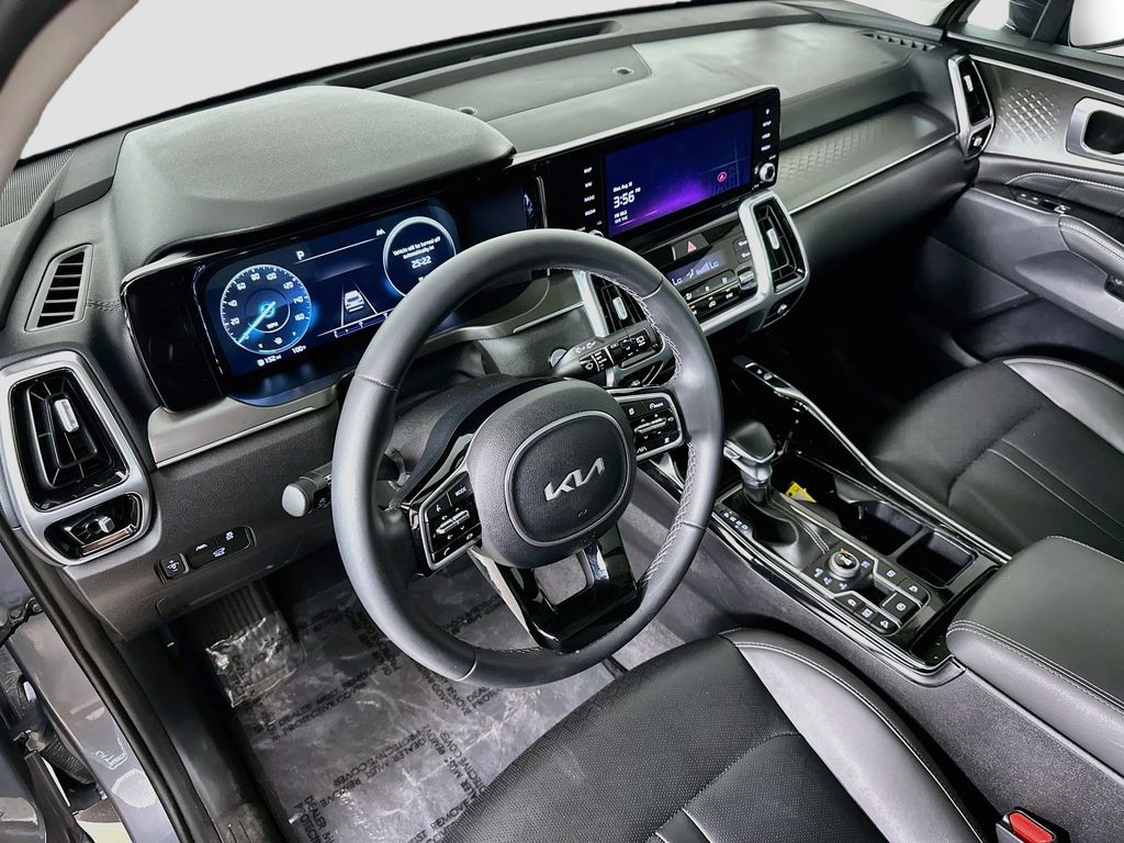 Thumbnail: 2023 Kia Sorento - 2