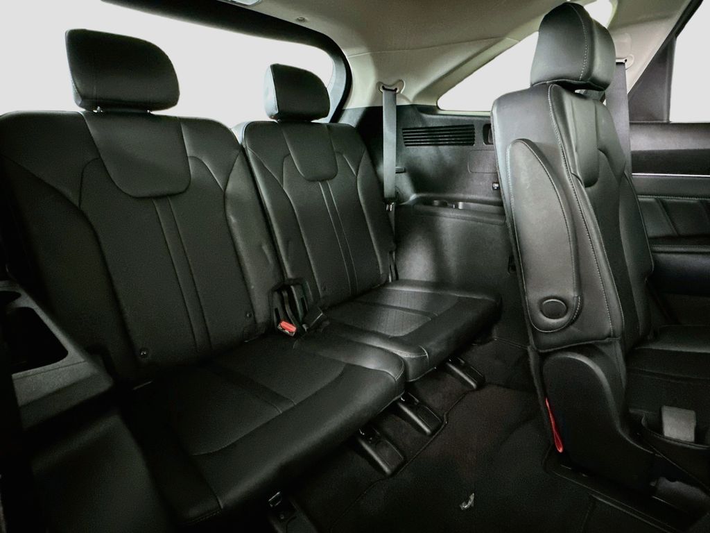 Thumbnail: 2023 Kia Sorento - 33