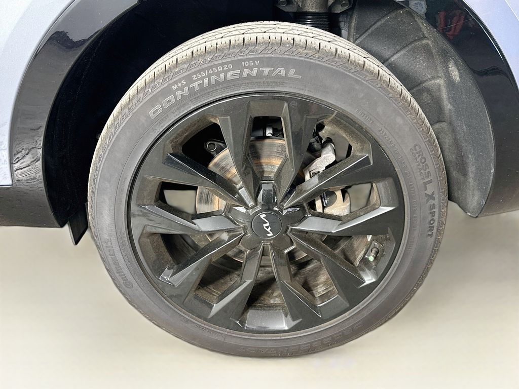 Thumbnail: 2023 Kia Sorento - 8