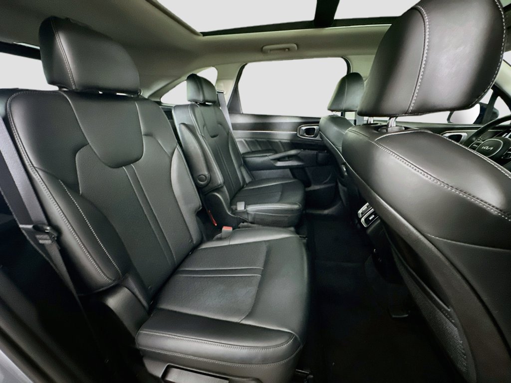 Thumbnail: 2023 Kia Sorento - 34