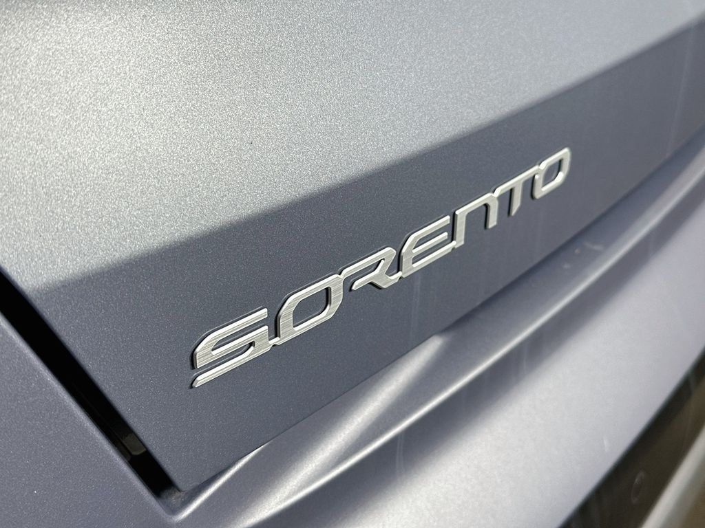 Thumbnail: 2023 Kia Sorento - 7