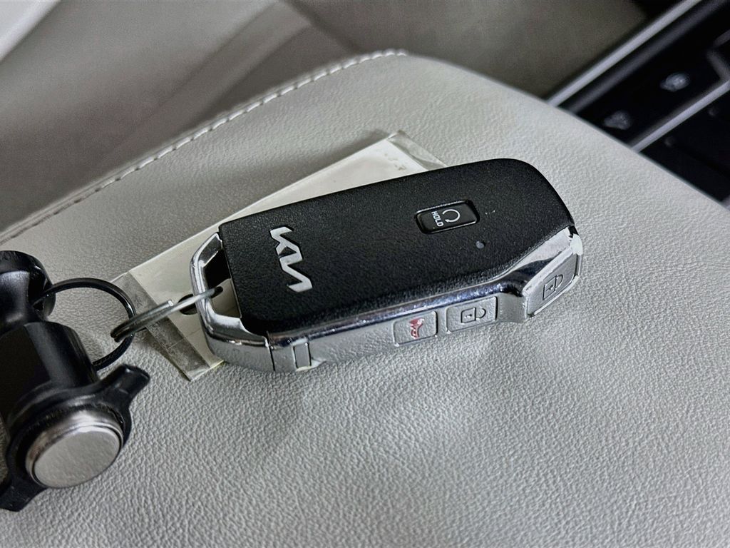 Thumbnail: 2023 Kia Sorento - 20