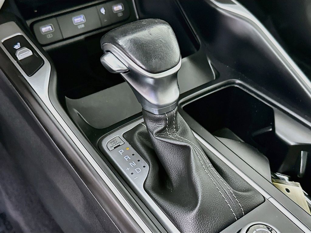 Thumbnail: 2023 Kia Sorento - 17