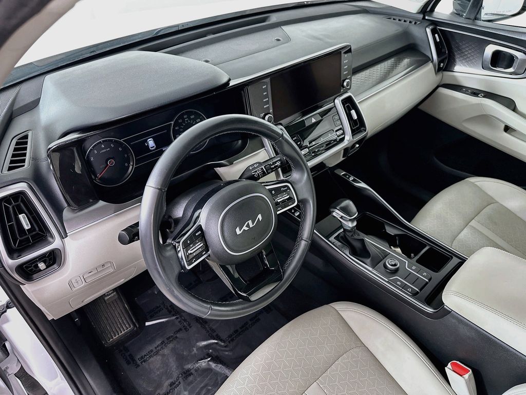 Thumbnail: 2023 Kia Sorento - 2