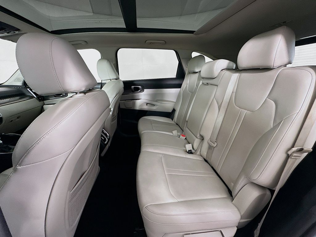 Thumbnail: 2023 Kia Sorento - 13