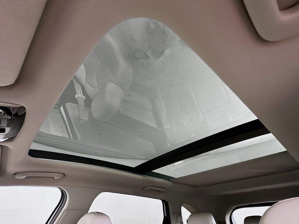 Thumbnail: 2023 Kia Sorento - 32