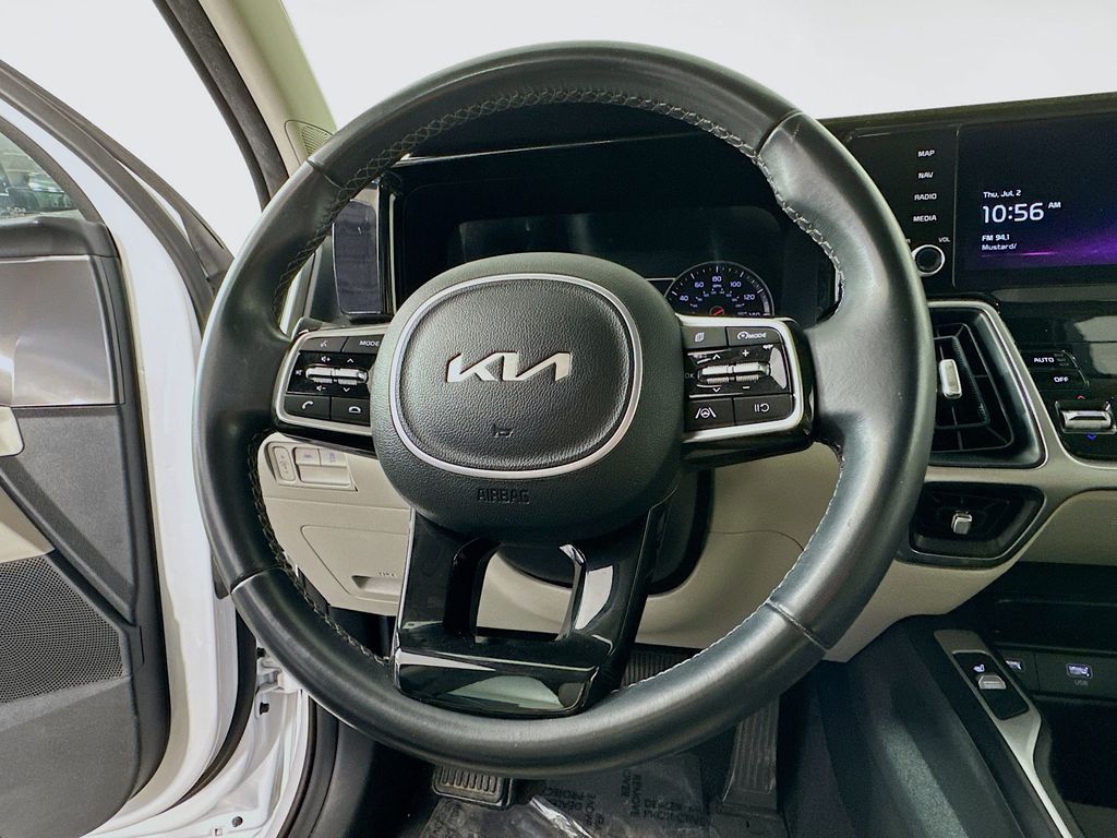 Thumbnail: 2023 Kia Sorento - 15