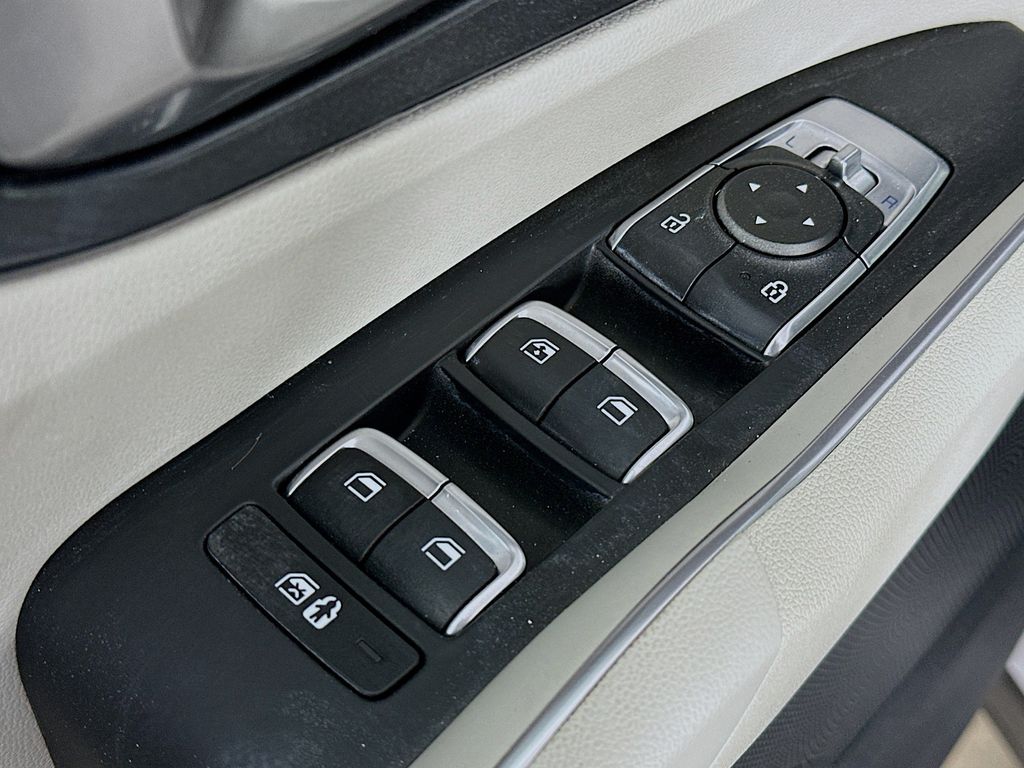Thumbnail: 2023 Kia Sorento - 30