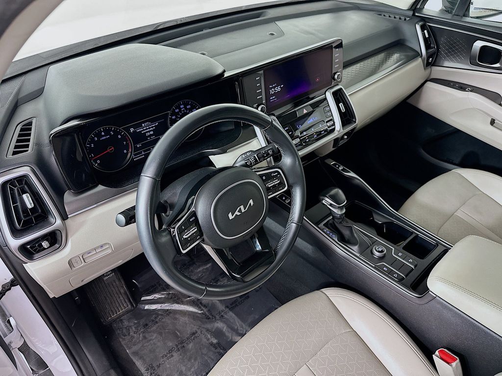 Thumbnail: 2023 Kia Sorento - 2