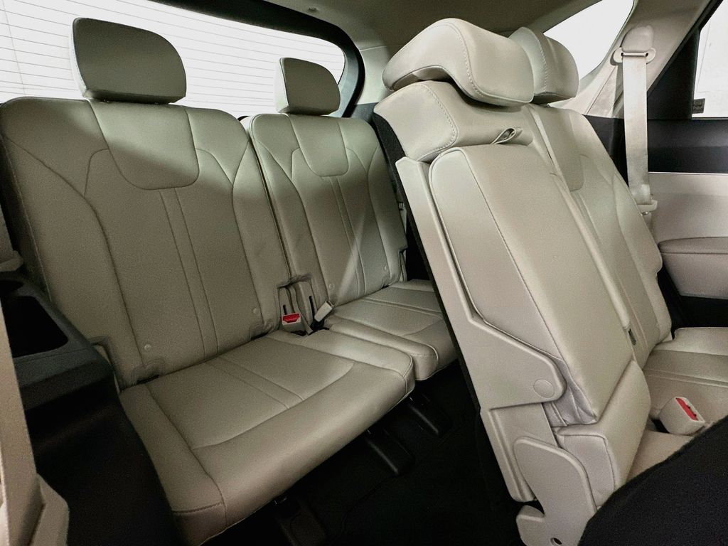 Thumbnail: 2022 Kia Sorento - 31