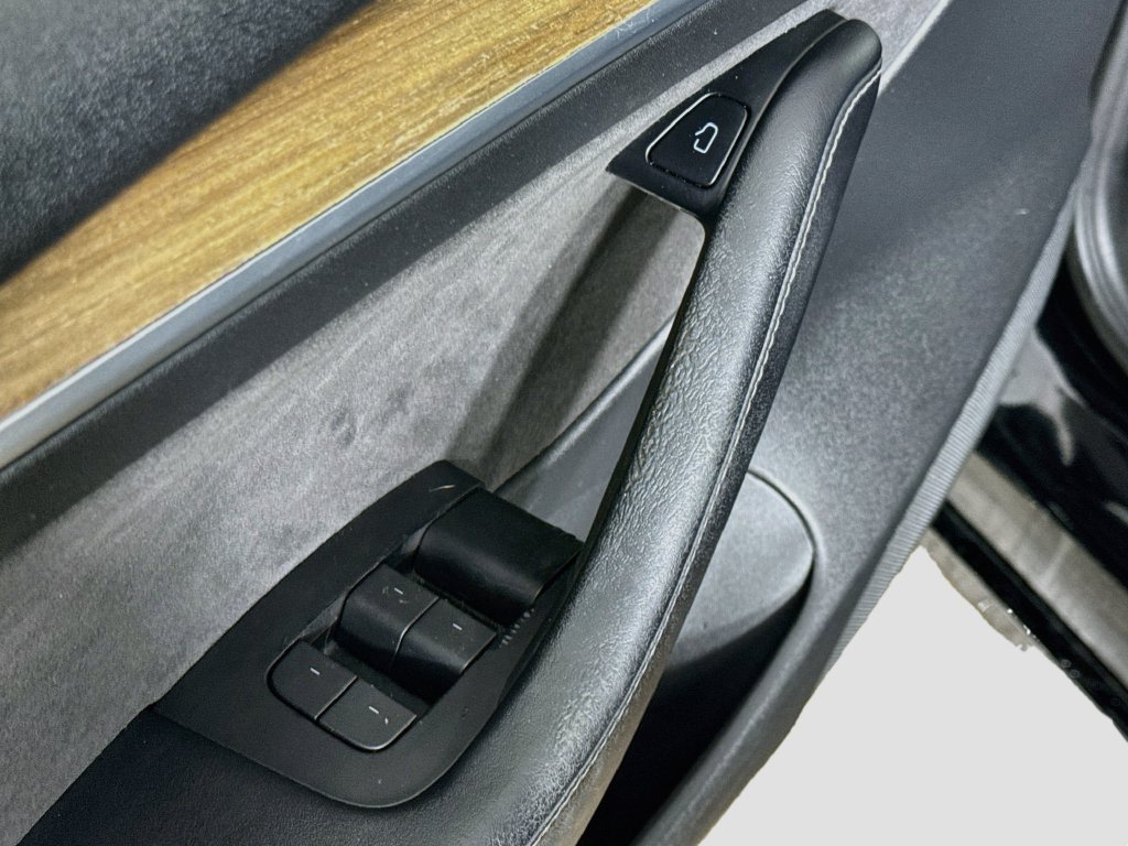 Thumbnail: 2022 Tesla Model 3 - 29