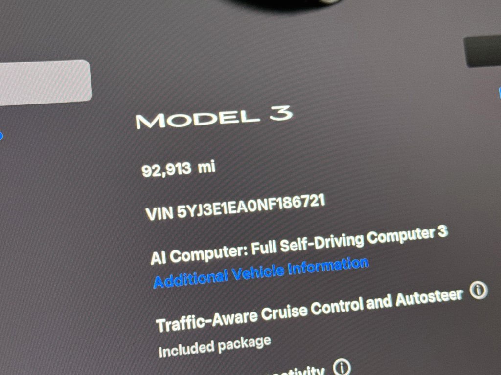 Thumbnail: 2022 Tesla Model 3 - 15