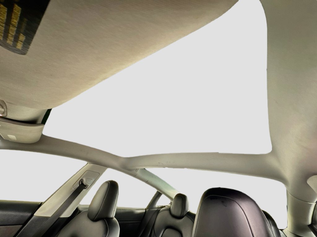 Thumbnail: 2022 Tesla Model 3 - 32