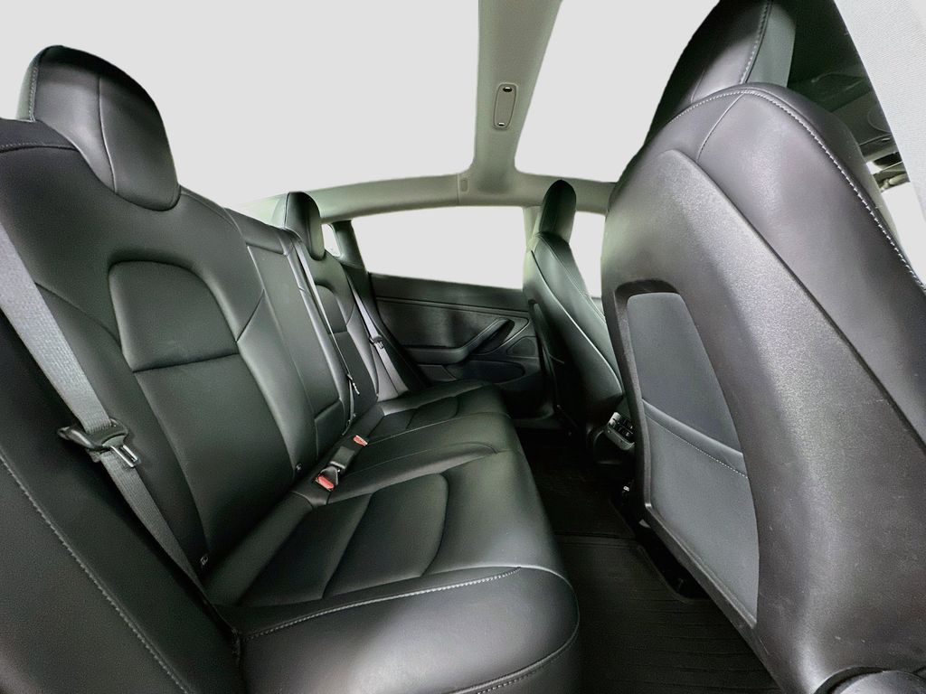 Thumbnail: 2019 Tesla Model 3 - 28