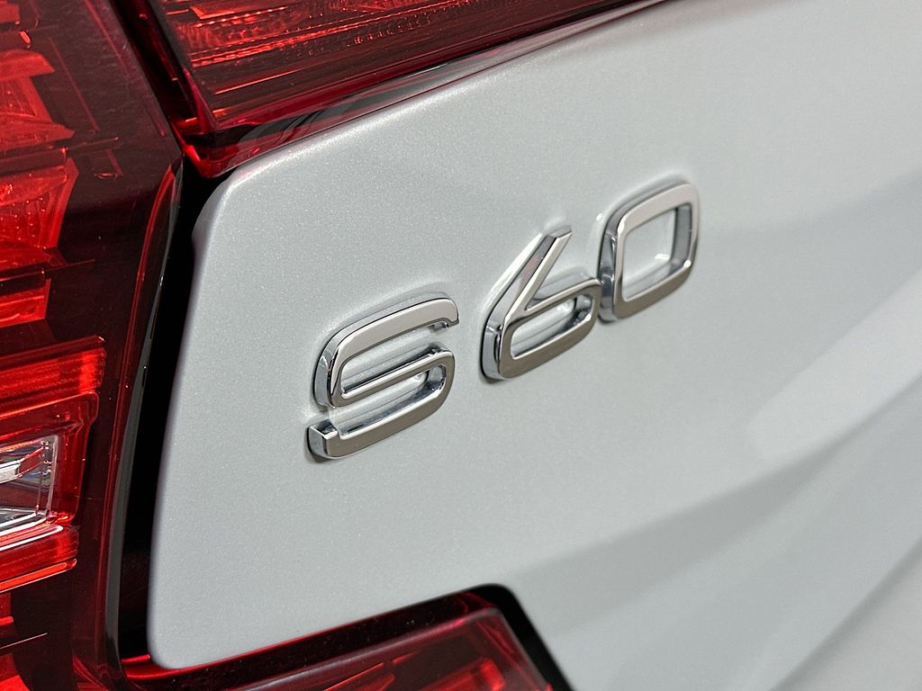 Thumbnail: 2024 Volvo S60 - 7
