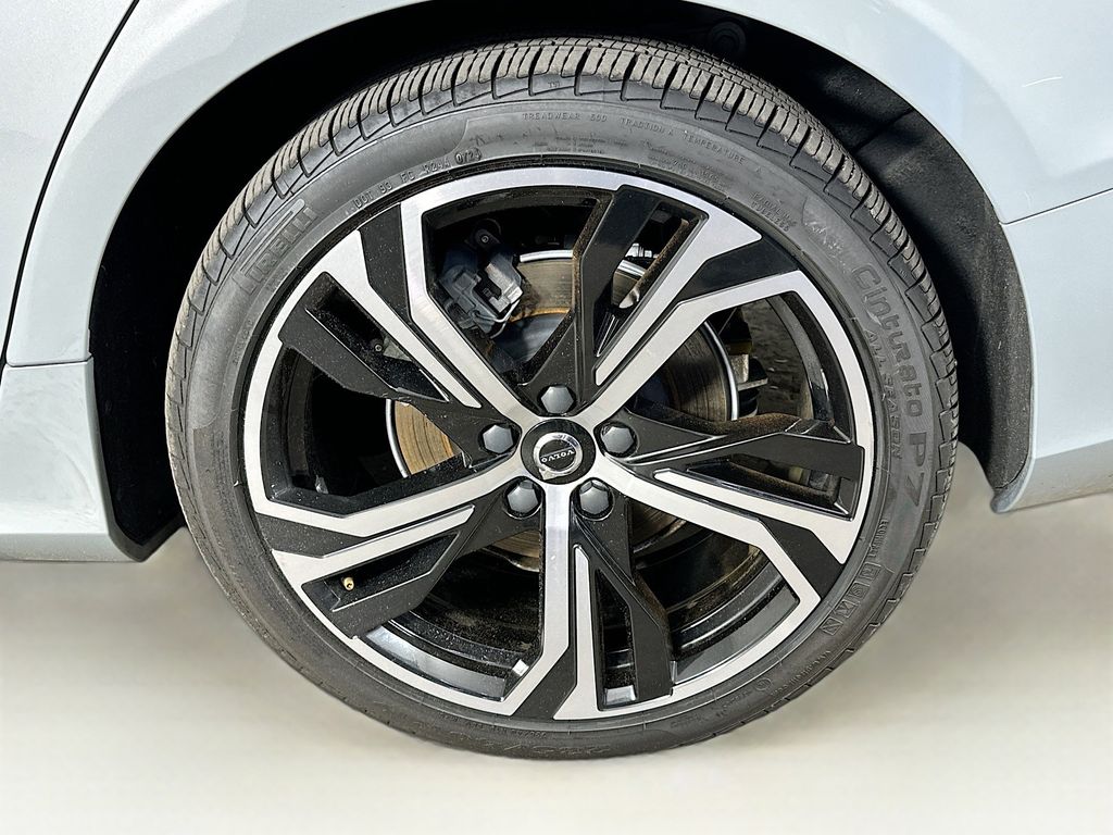 Thumbnail: 2024 Volvo S60 - 8
