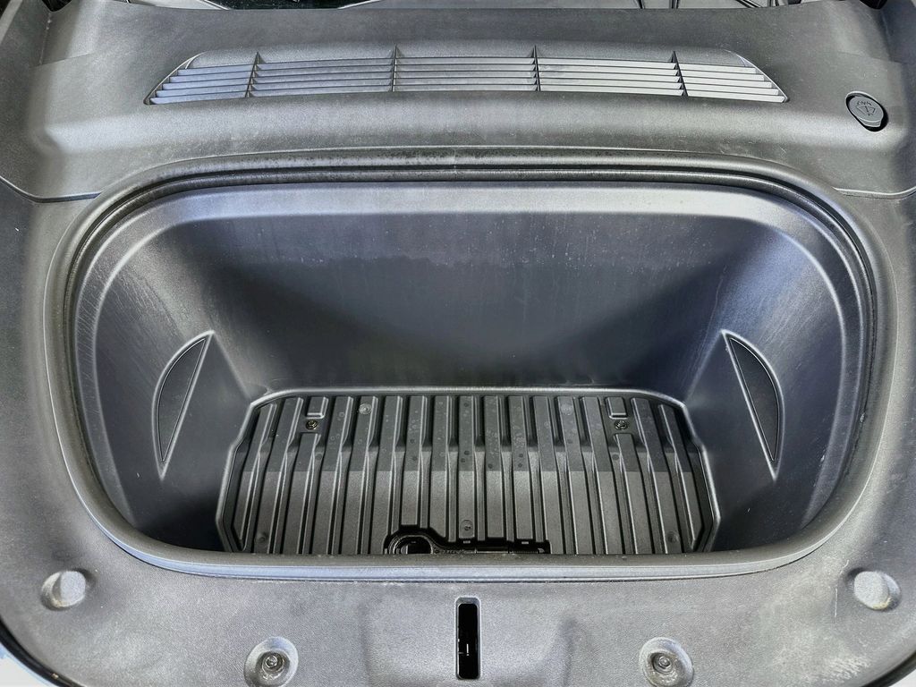 Thumbnail: 2025 Tesla Model Y - 13