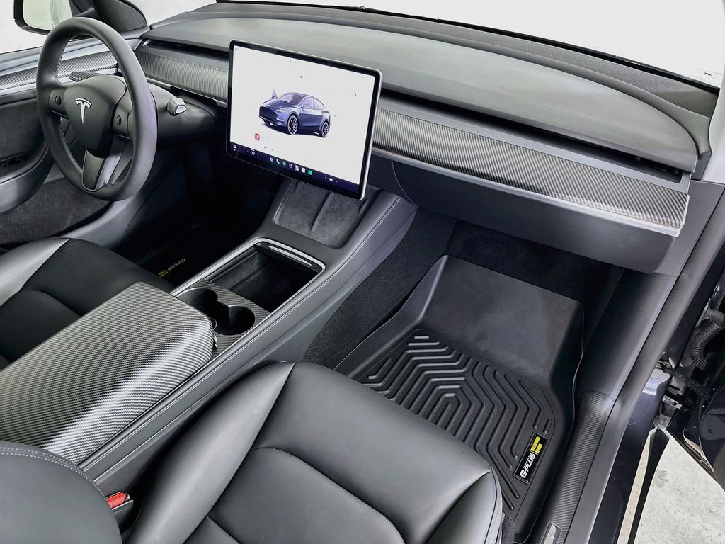 Thumbnail: 2025 Tesla Model Y - 31