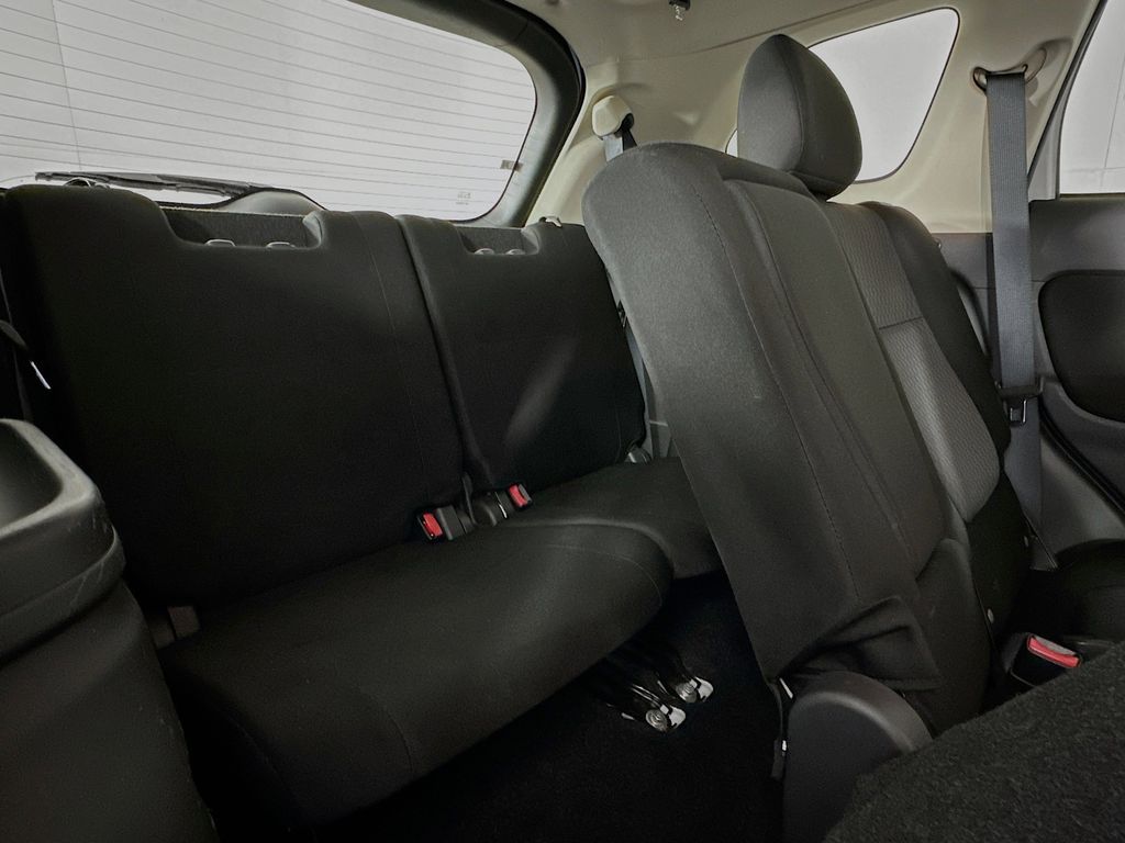 Thumbnail: 2014 Mitsubishi Outlander - 29