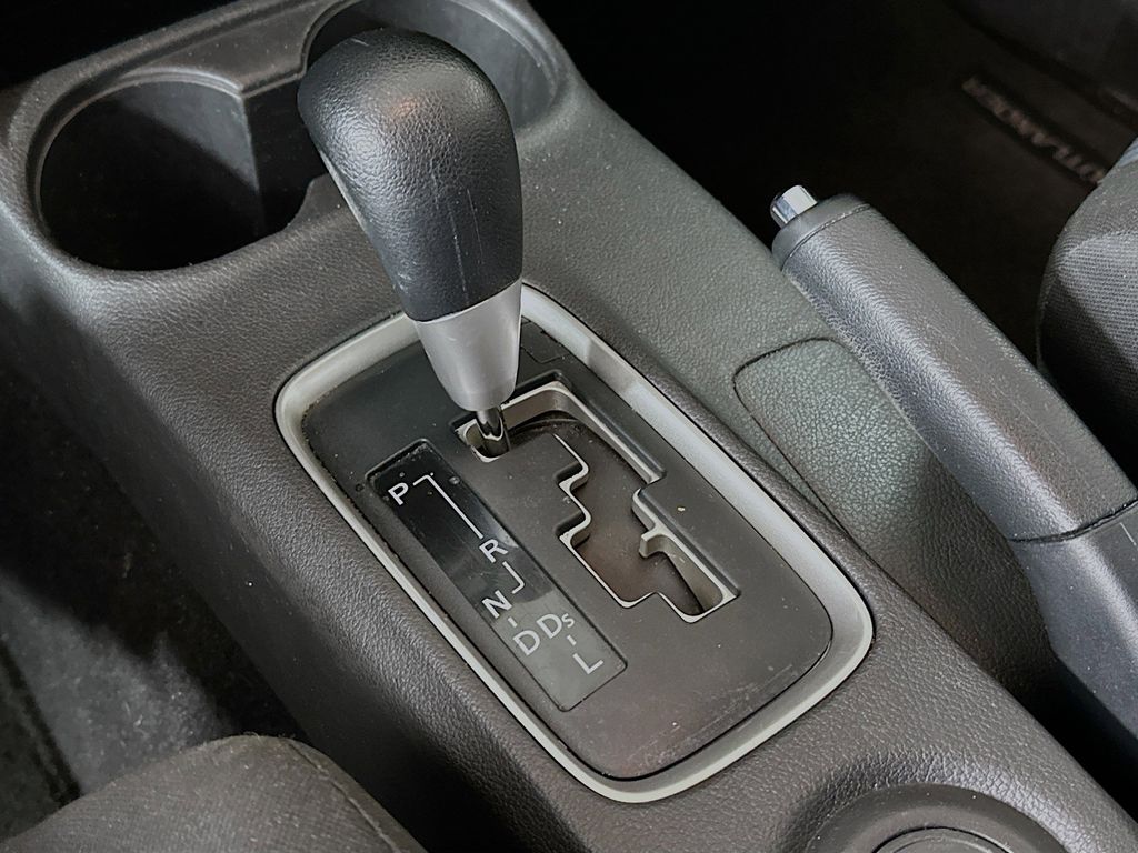 Thumbnail: 2014 Mitsubishi Outlander - 16