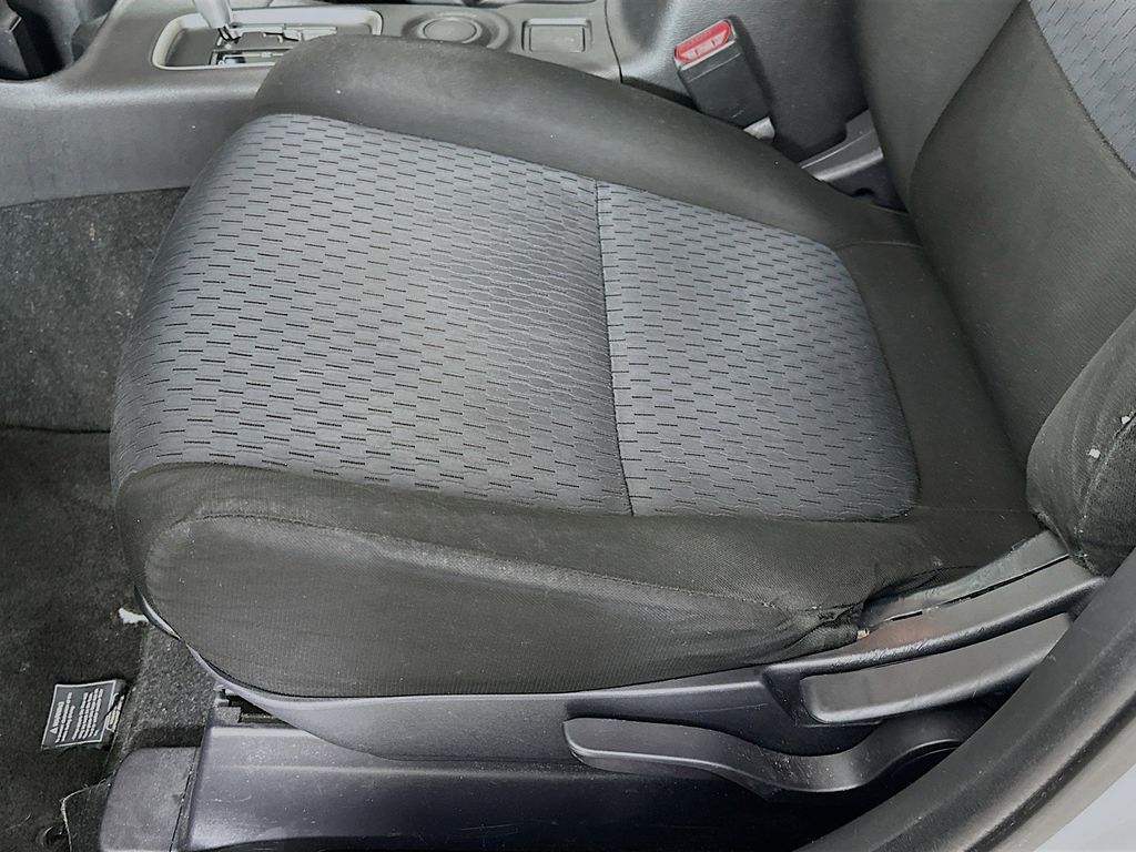 Thumbnail: 2014 Mitsubishi Outlander - 28