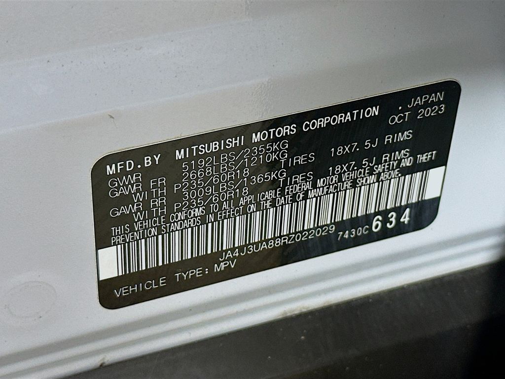 Thumbnail: 2024 Mitsubishi Outlander - 20