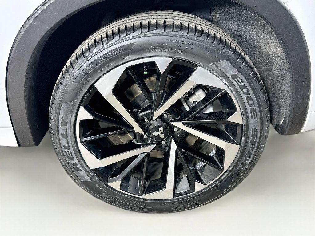 Thumbnail: 2024 Mitsubishi Outlander - 8