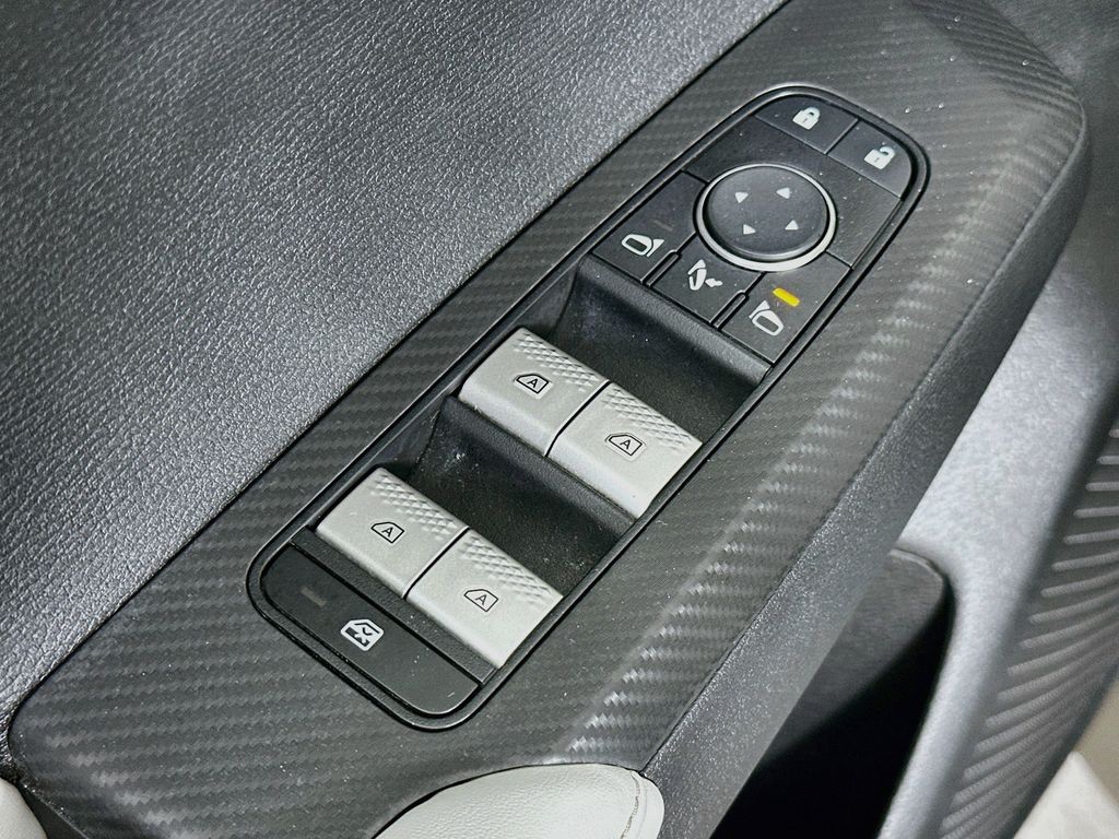 Thumbnail: 2024 Mitsubishi Outlander - 29