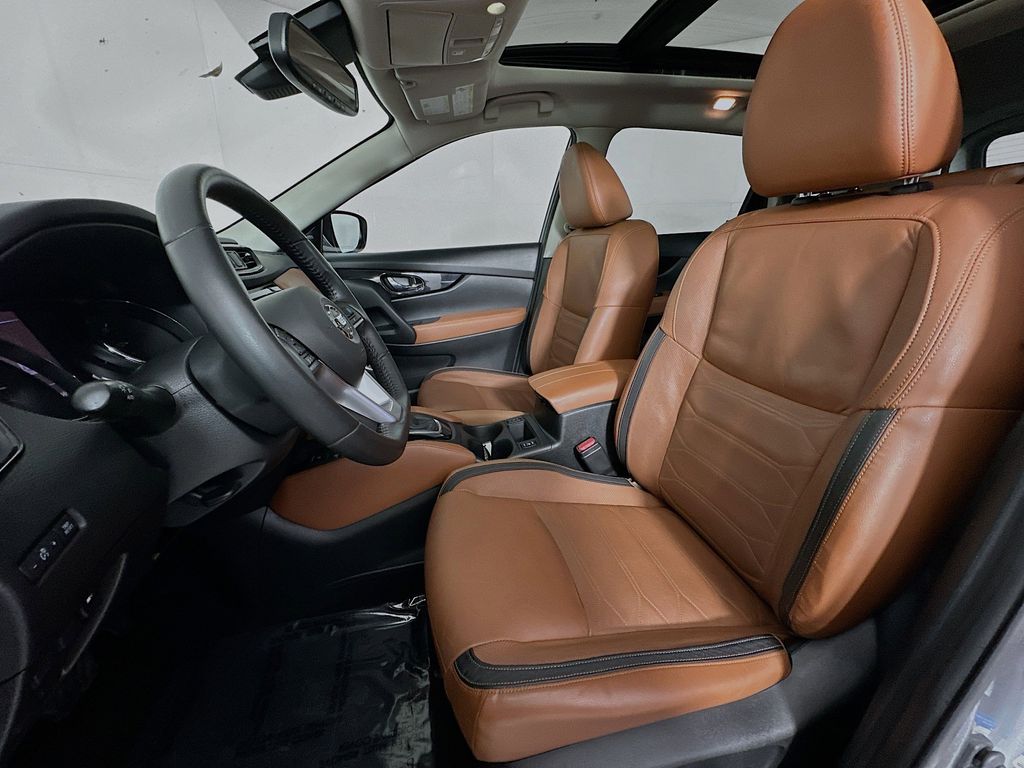 Thumbnail: 2018 Nissan Rogue - 11