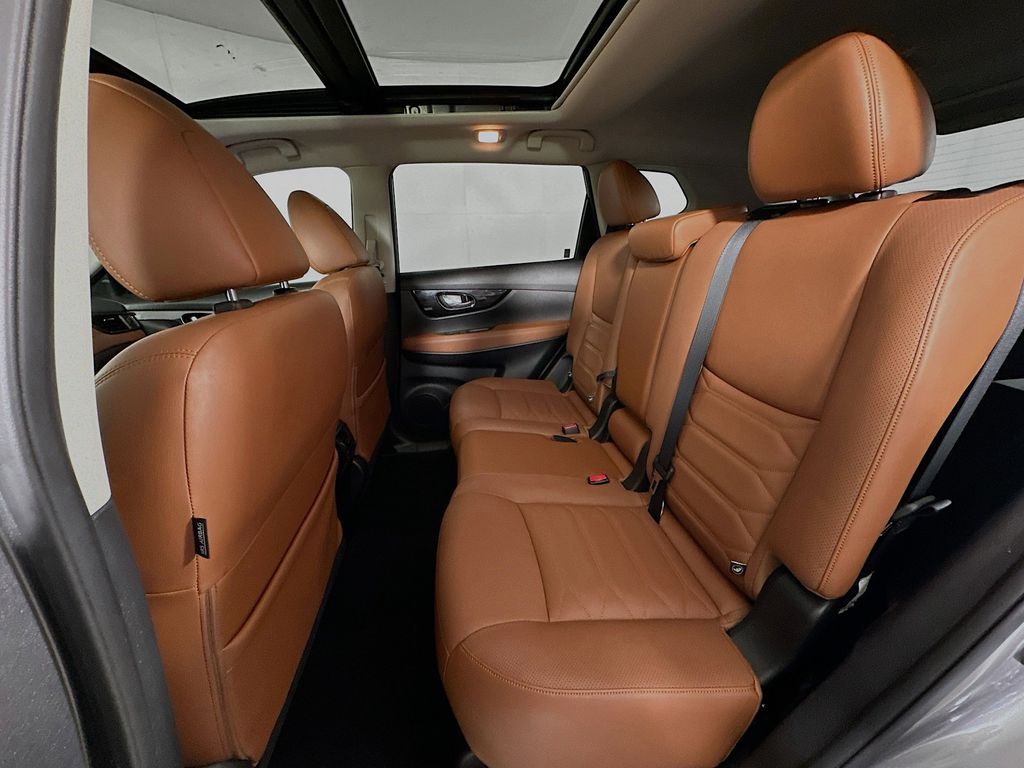 Thumbnail: 2018 Nissan Rogue - 13