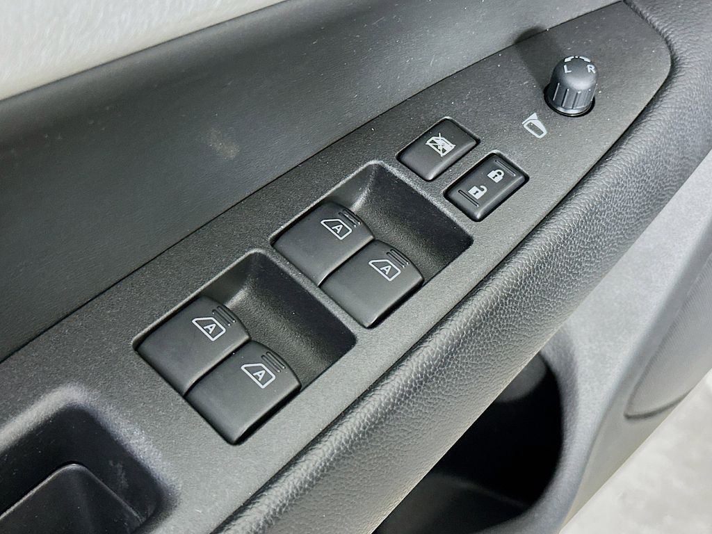 Thumbnail: 2009 INFINITI G37 - 28