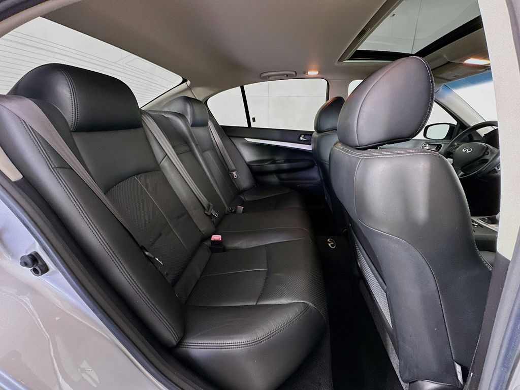 Thumbnail: 2009 INFINITI G37 - 32