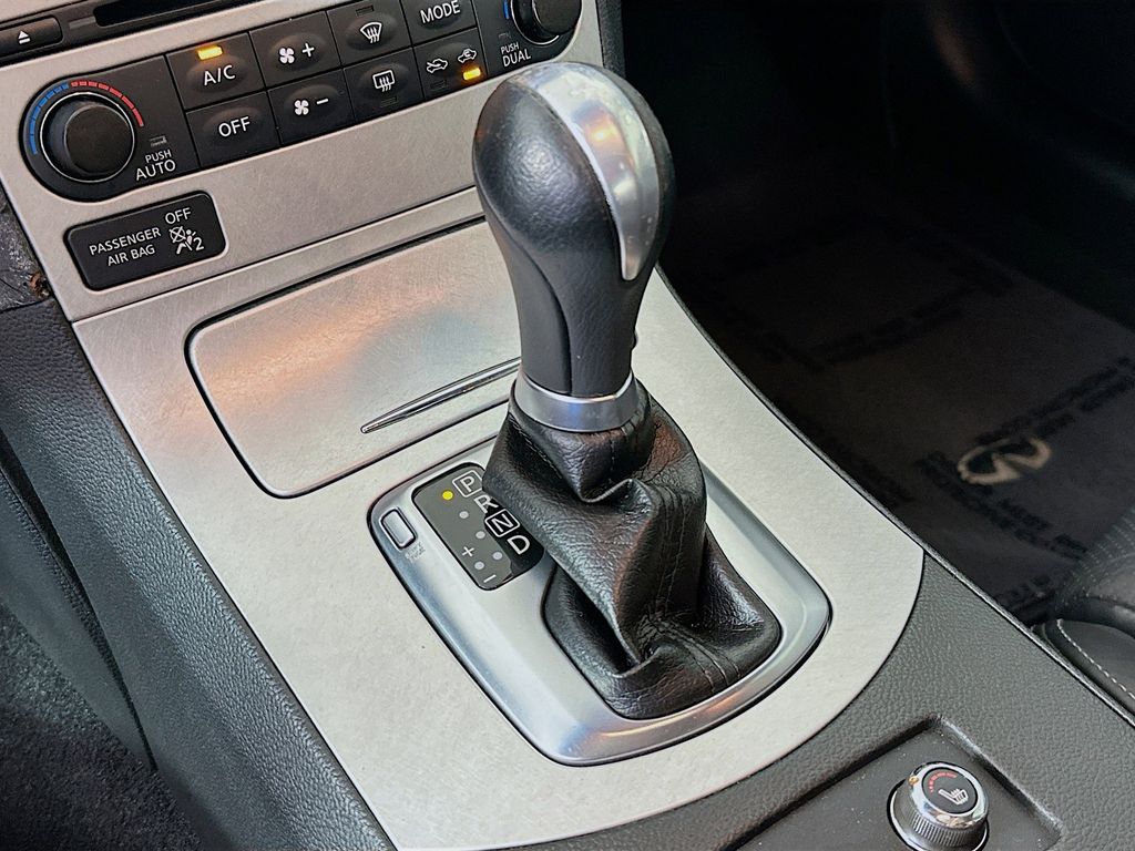 Thumbnail: 2009 INFINITI G37 - 17