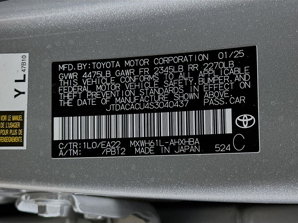 Thumbnail: 2025 Toyota Prius v - 19