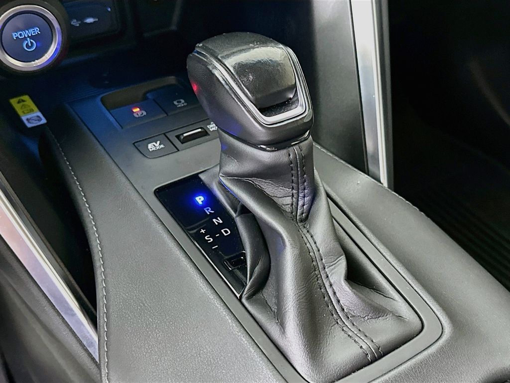 Thumbnail: 2021 Toyota Venza - 17