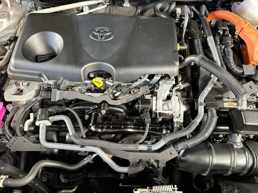 Thumbnail: 2021 Toyota Venza - 9