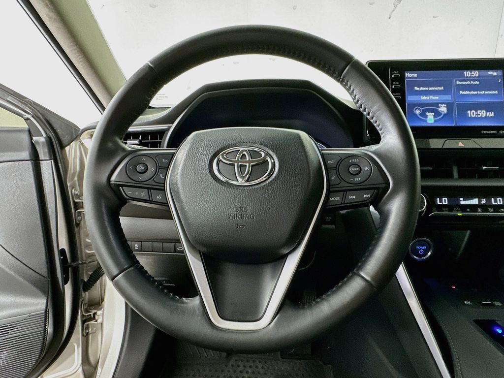 Thumbnail: 2021 Toyota Venza - 15