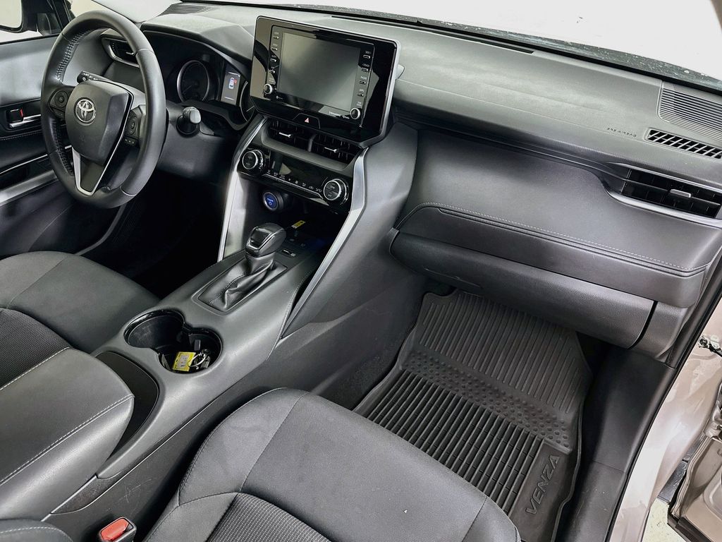 Thumbnail: 2021 Toyota Venza - 32