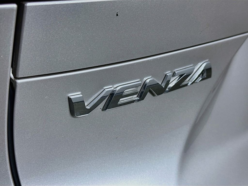 Thumbnail: 2021 Toyota Venza - 7