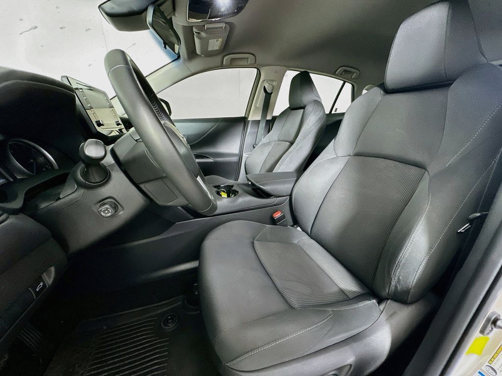 Thumbnail: 2021 Toyota Venza - 11