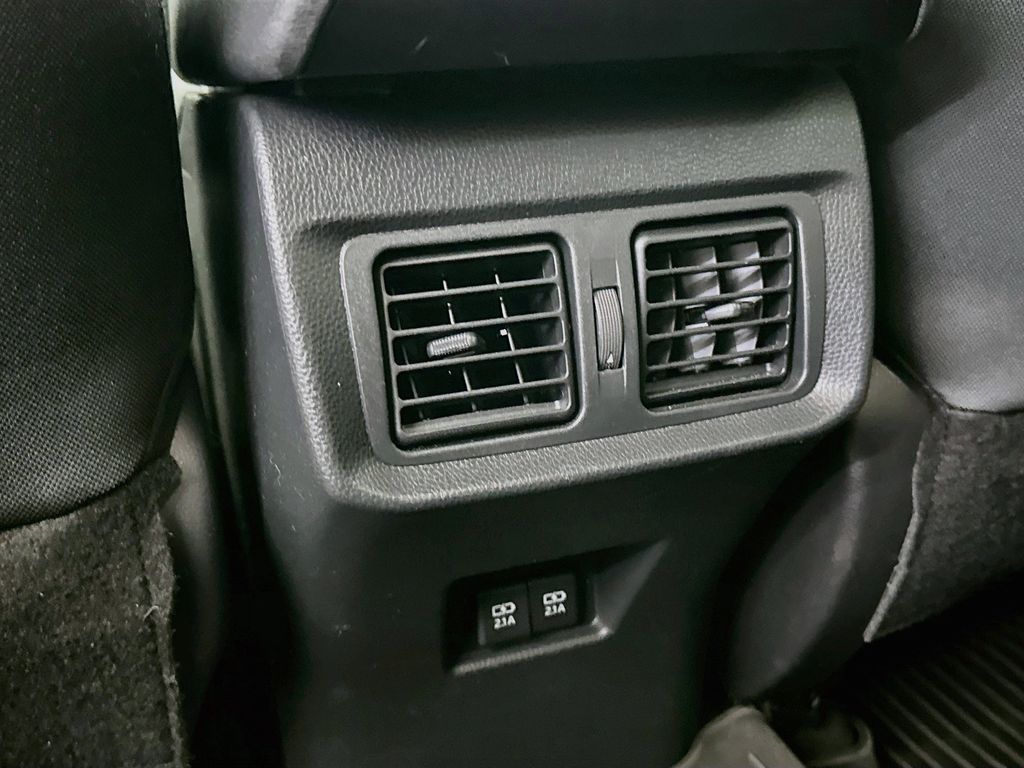 Thumbnail: 2021 Toyota Venza - 22