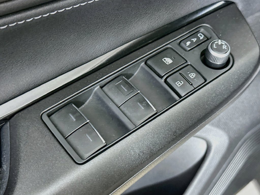 Thumbnail: 2021 Toyota Venza - 29
