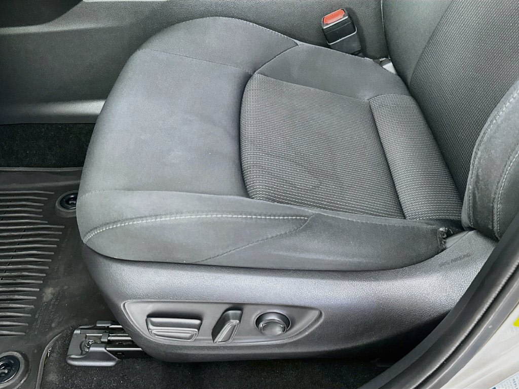Thumbnail: 2021 Toyota Venza - 30