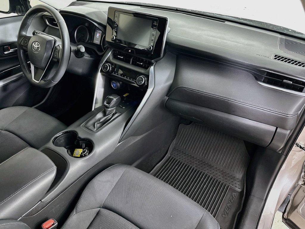 Thumbnail: 2021 Toyota Venza - 32
